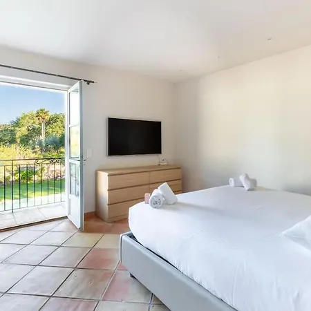 Magnifique Avec Piscine Et Hammam 圣特罗佩