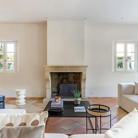 Magnifique Avec Piscine Et Hammam 别墅